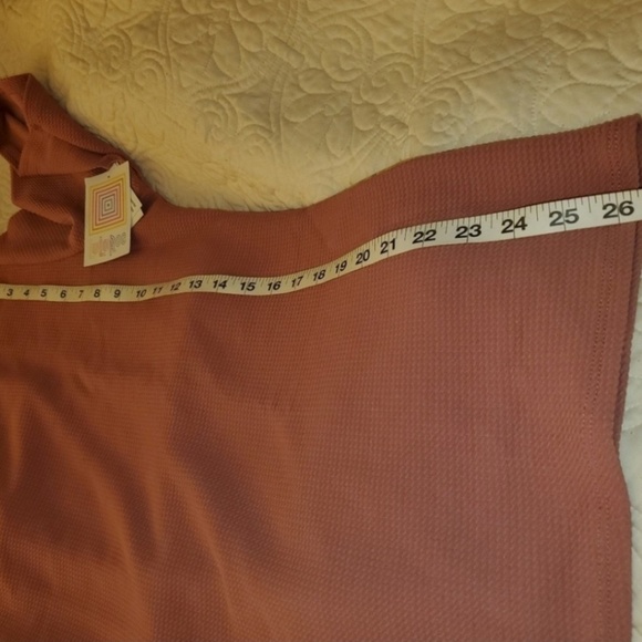 NWT 2XL LULAROE TEXTURED GIGI TOP MAUVE - Picture 3 of 6